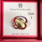 House of Harlow 1960 | Two Photo 0