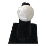 2 NIP Trendy Acrylic Fashion Big Rings In Ivory And Green Size 7 Photo 10