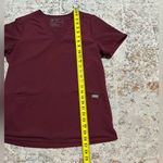 FIGS  Women's Casma Three Pocket Scrub Top in Burgundy Size Medium Photo 7