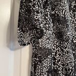 EXPRESS Women’s Flowy Top with Elastic Bottom Photo 4