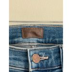 MOTHER Weekender Fray Jeans in Meet Cute Size 28 Blue Photo 4