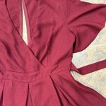 Windsor beautiful burgundy flowy mini dress with short sleeves and tie Photo 2