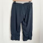 Alo Yoga Alo Women Cropped Capri Pants Black Stretch Pockets Drawstring Snap Cargo XS Photo 1