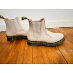 Dr. Martens  Vintage Taupe 2976 Women’s Virginia Leather Chelsea Boots NEW sz 7 Photo 3