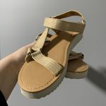 Universal Threads Tan Sandals Photo 0