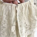 Chaser NWT  Womens Shirt Blouse Beige Lace Scalloped Hem Size Medium Photo 7