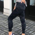 Spanx  Look At Me Now High-Rise Camo Leggings In Black Camo Athletic Size XL Photo 4