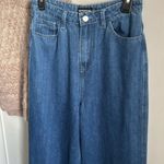 Pretty Little Thing  Mid Blue Wash Wide Leg 5-Pocket Denim Jean Photo 1