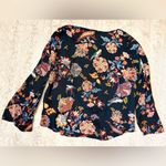 Signature Studio Size XL bird and floral print blouse • signature | studio Photo 1