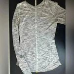 Lululemon  space gray long sleeves shirt Photo 7
