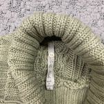 Leo & Nicole  Chunky Cable Knit Sweater Photo 7