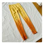 Alphalete ★ Women’s Ombré Amplify Leggings - Yellow/Orange ★ Photo 3