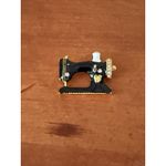 Vintage Black And Gold Sewing Machine Brooch NWOT Classic Craft Theme Pin Photo 5