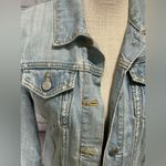 Gap  light Wash denim jean jacket size small Photo 4
