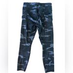 Athleta   Black Elation Camo Workout leggings Sz M EUC Photo 1