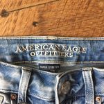 American Eagle 00 short light wash distressed skinny jeans Photo 3
