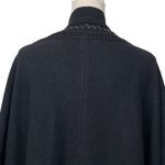White House | Black Market Whipstitch Ruana Women’s Size XS/S Poncho Black Wool Photo 8