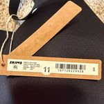 SKIMS onyx 34D wireless form super push up bra NWT. Photo 3