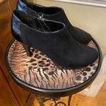 Bandolino  Cardinal Suede Ankle Booties Size 7 Photo 1