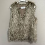 Cupcakes and Cashmere  neutral faux fur vest women’s size small Photo 2