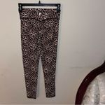 Zyia Active Wear Leopard Print Scrunch Butt 7/8 legging Size 4 Photo 4