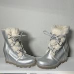 Sorel x Disney Womens Joan of Arctic Ethereal Après Ski Wedge Boots Silver 6.5 Photo 1