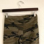 Johnny Was NWT  Womens Leggings Kira Green Camo  Floral Embroidered Size XS Photo 3