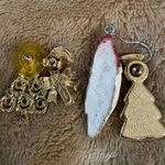 Vintage Lot of 4 SINGLE Christmas Earrings ~ Crafts Or For a Miniature Tree Photo 1