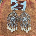 Twenty One Earrings Photo 1