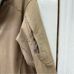 Mountain Hardwear Mountain Hardware outdoor adventure zip up jacket women's medium. Photo 2