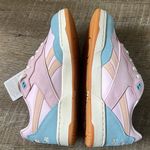 Reebok NWT  pixel pink VINTAGE CHALK S23-R blue pearl Size 9 Photo 4