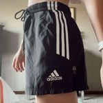 Adidas Signature Shorts Photo 0