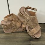 Yoki  Hestry Metallic Wedge Platform Chunky‎ Sandals Size 7 NWOT *READ* Photo 0