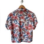 Wilfred  Free Aritzia Collared Hibiscus Floral Button Size XS 
Cropped Boxy Fit Photo 3
