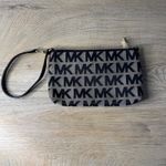 Michael Kors  Wristlet Signature Logo Black Tan Clutch Bag Purse Y2K Streetwear Photo 1