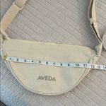 NWOT Aveda neutral cream, 100% cotton shoulder, cross body sling travel bag Photo 9
