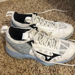 Mizuno Volleyball Shoes Photo 2