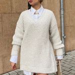 ZARA Knit V-neck Sweater Photo 0