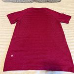Lululemon  Men's Metal Vent Tech Short-Sleeve Shirt size Medium Pinkish Magenta Photo 3