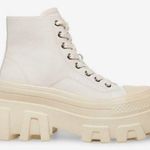 Steve Madden NWT Sutton White Leather Boots Size 9. Photo 0