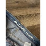 Wallflower The Sky High Curvy Fit Denim Shorts Woman’s Size 7 Blue Photo 4