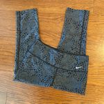 Nike  Dri-Fit Legend Leggings Workout Activewear Pants Crop Leggings Size Small Photo 4