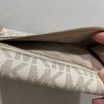 Michael Kors Wallet Photo 2