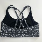 Lululemon Energy Bra Medium Support, B-D Cup
Urban Block Ice Grey Black sz 6 Photo 2