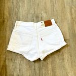 Levi's 501 Premium Collection white shorts size 27. Photo 4