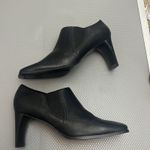 Apostrophe  9.5 Vintage Vibes Low Ankle Booties shoes Photo 6