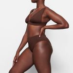 SKIMS SIGNATURE SWIM PLUNGE BIKINI TOP Large Cocoa NWT Photo 1