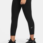 Nike Dri-Fit One Mid Rise Crop Legging Photo 0