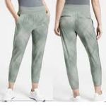 Athleta Nolita Slim Tapered Crop Pants Green Printed Size 12 Athleisure Travel Photo 2