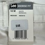 Lee  Total Freedom Size 10M Bermuda MidRise Fit White Short with Belt Loops Photo 6